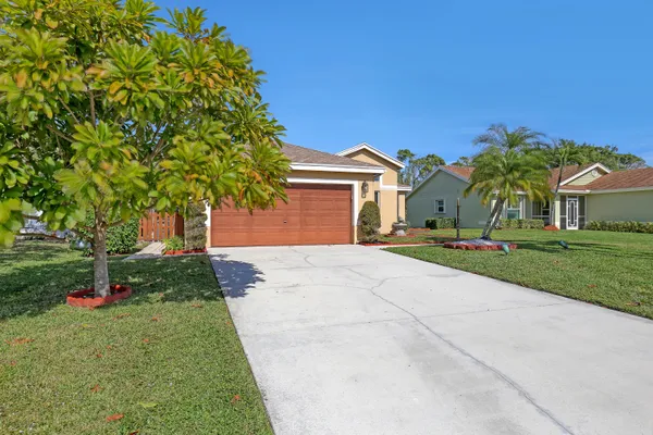 $3,300 | 6817 Barnwell Drive, Boynton Beach, FL 33437