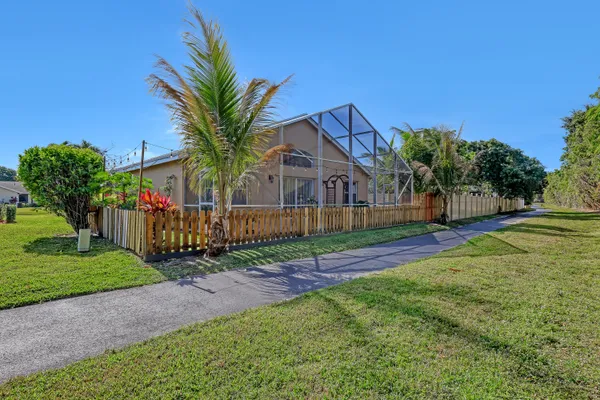 $3,300 | 6817 Barnwell Drive, Boynton Beach, FL 33437