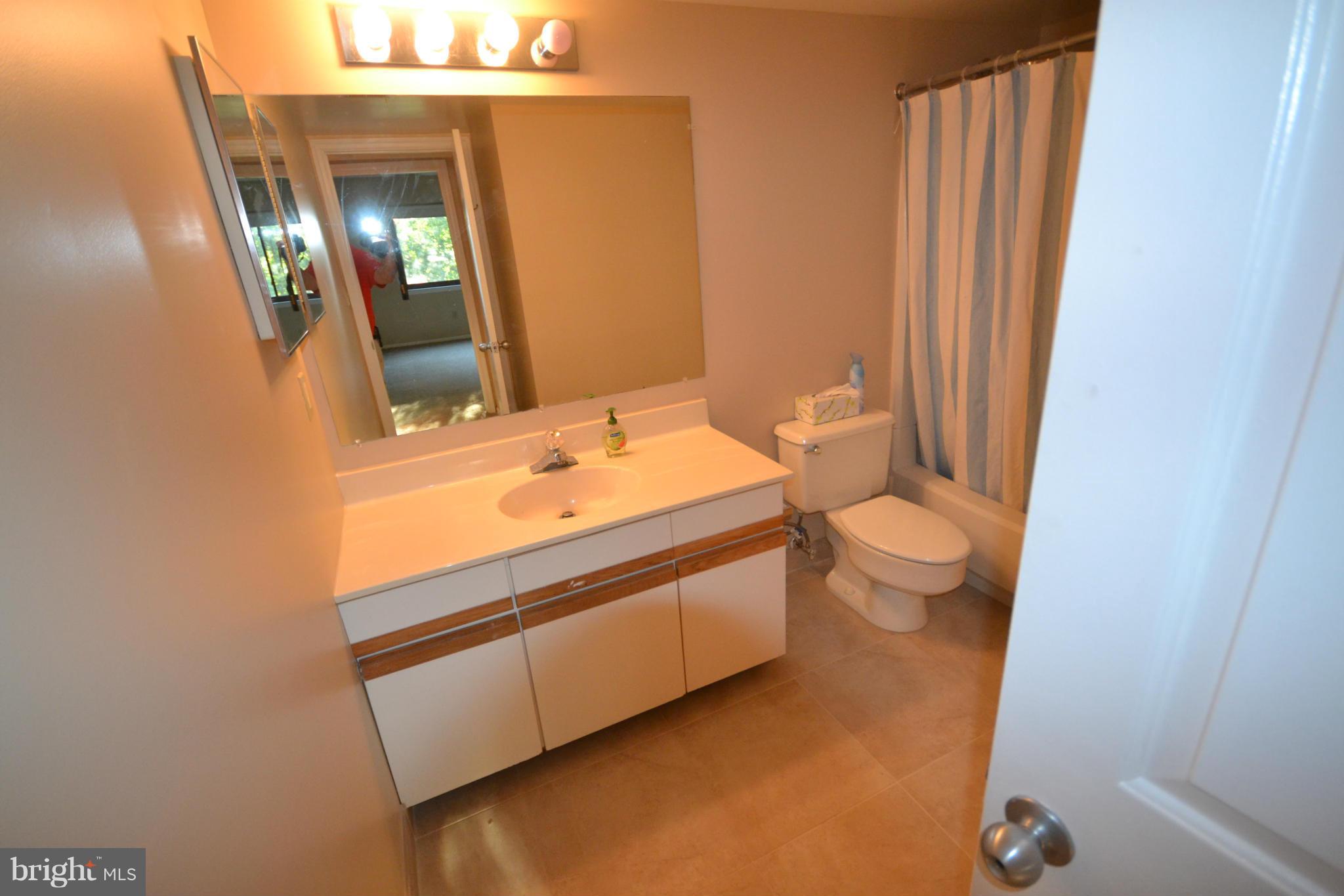 2903 Fallstaff Road, Unit 504 Baltimore, MD 21209 - Photo 12 of 13 Bath (Master)