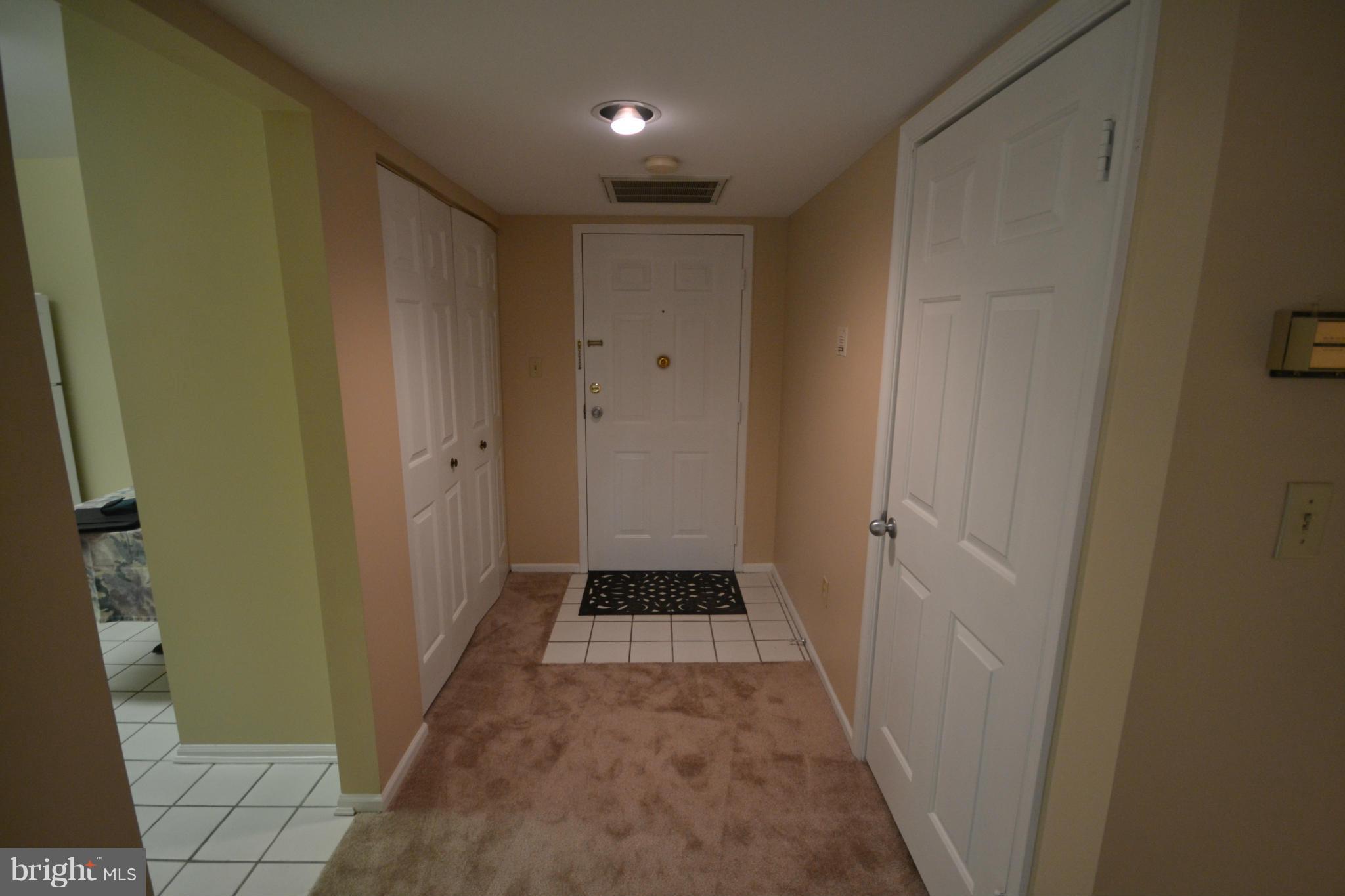 2903 Fallstaff Road, Unit 504 Baltimore, MD 21209 - Photo 4 of 13 Foyer