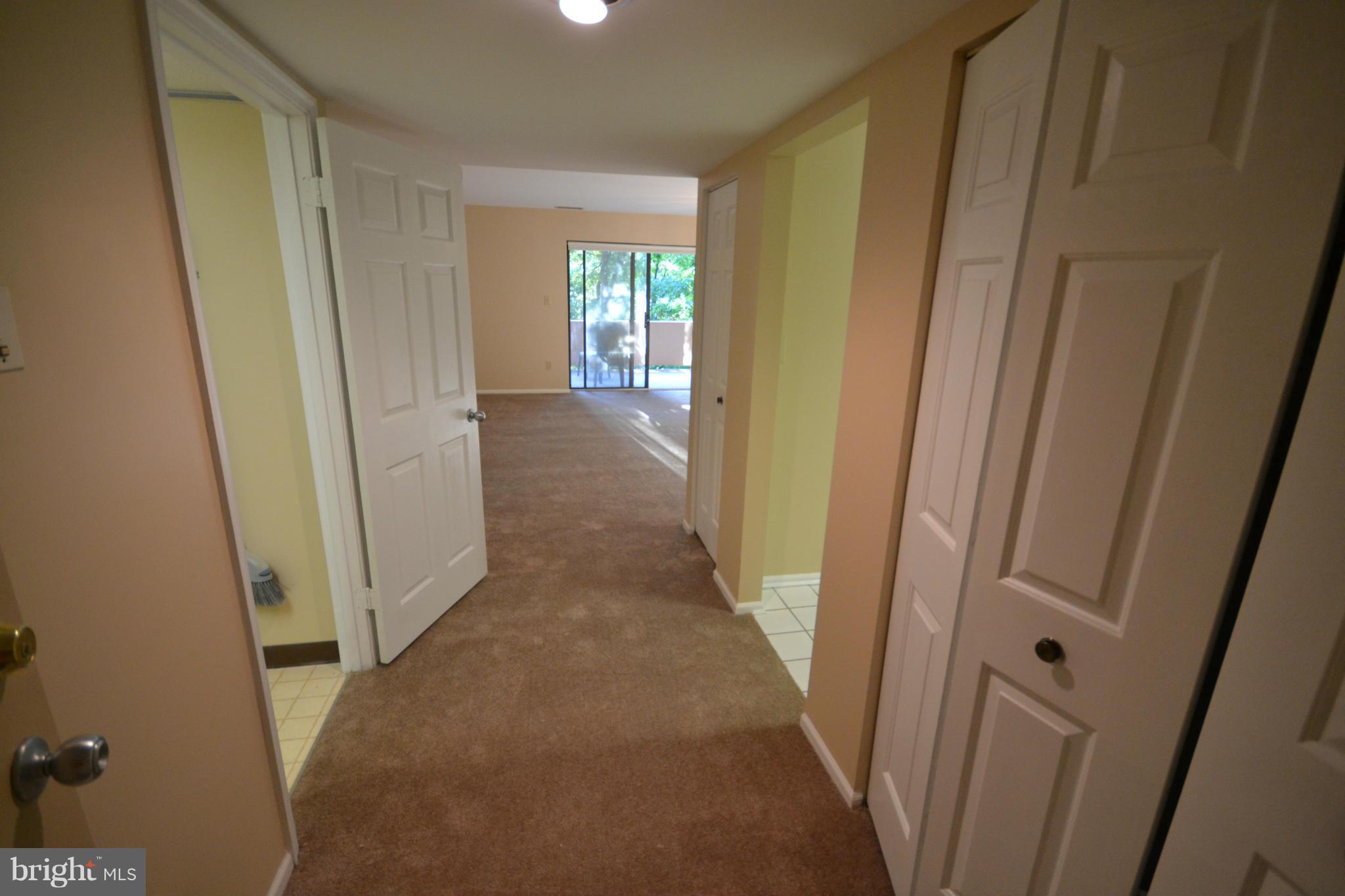 2903 Fallstaff Road, Unit 504 Baltimore, MD 21209 - Photo 5 of 13 Foyer