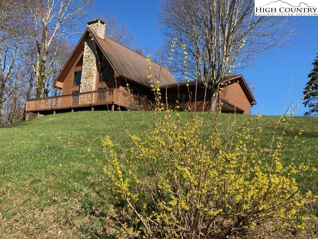 276 Locust Point Drive Boone, NC 28607 - Photo 2 of 29 Gallery Image 2