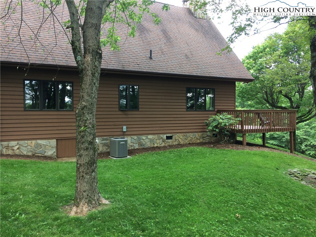 276 Locust Point Drive Boone, NC 28607 - Photo 4 of 29 Gallery Image 4