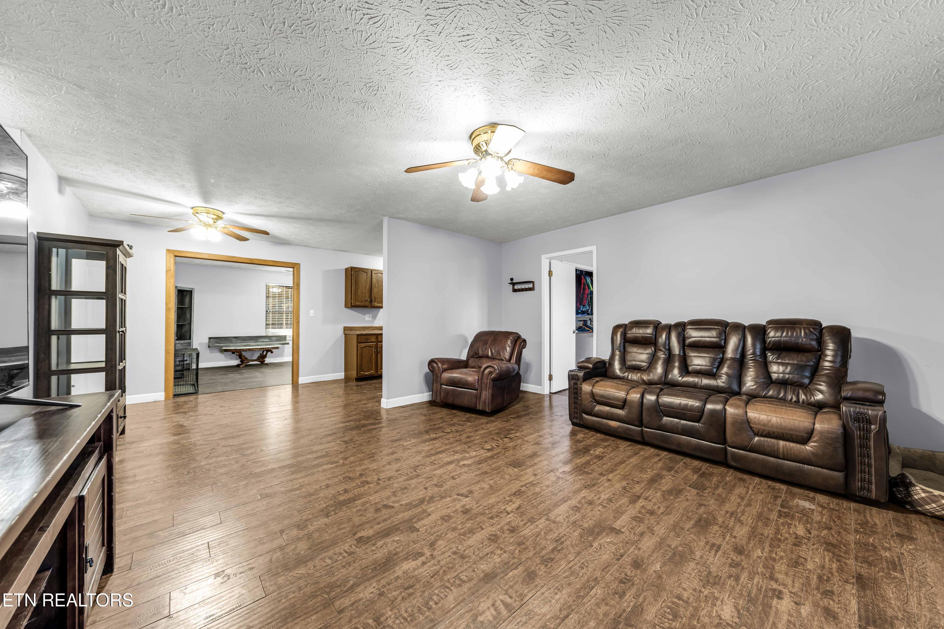 921 Chris Road Strawberry Plains, TN 37871 - Photo 12 of 21 CHR_1696