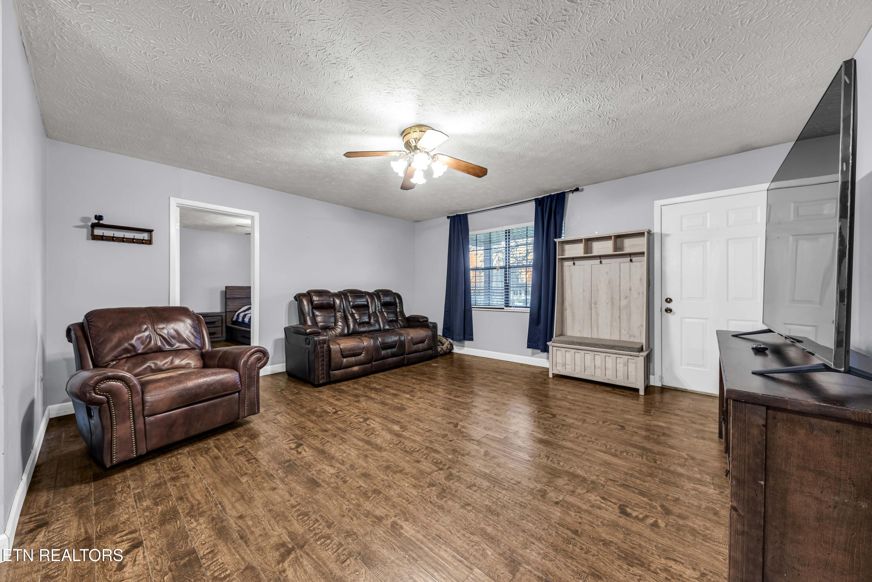 921 Chris Road Strawberry Plains, TN 37871 - Photo 13 of 21 CHR_1732
