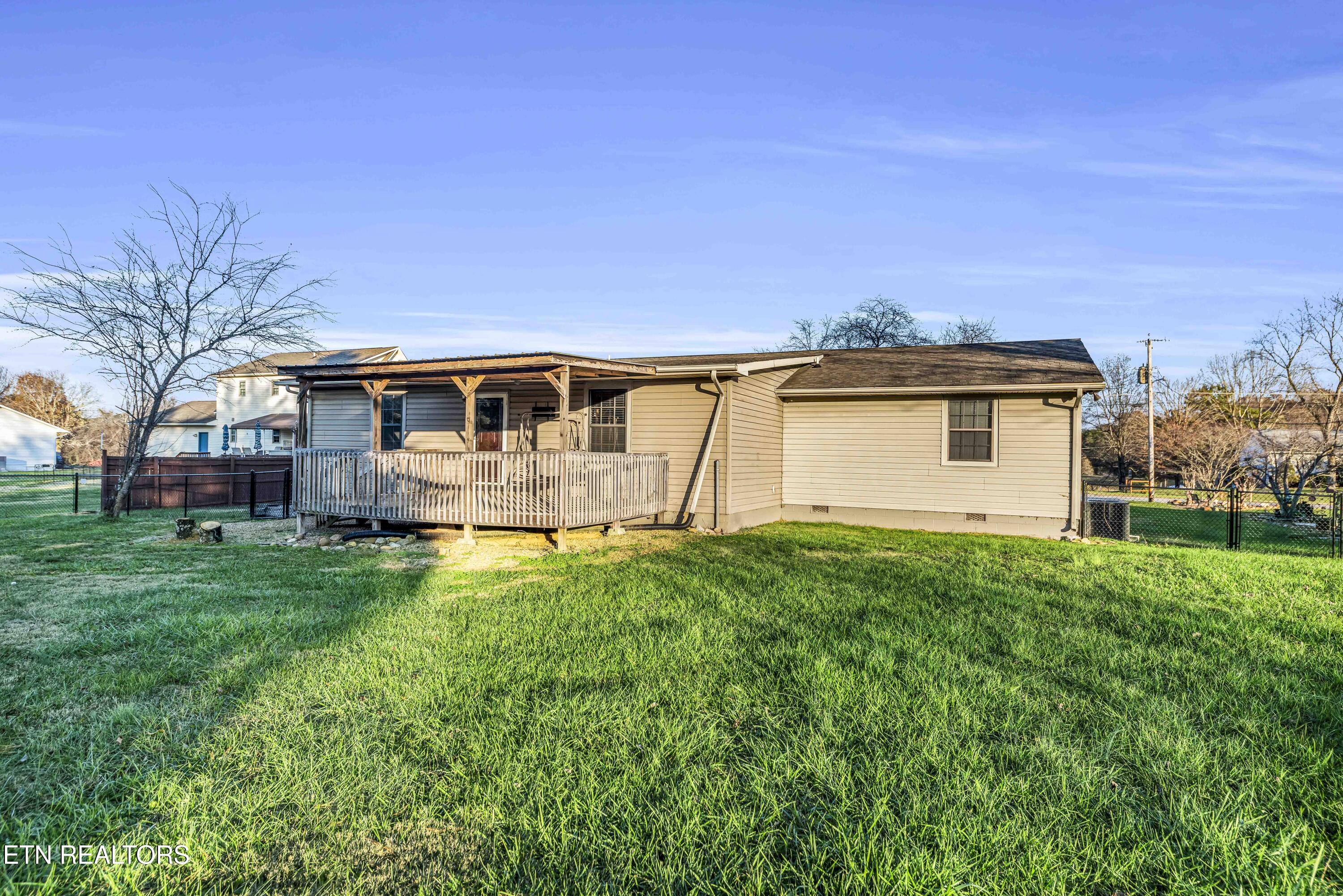 921 Chris Road Strawberry Plains, TN 37871 - Photo 8 of 21 CHR_1692