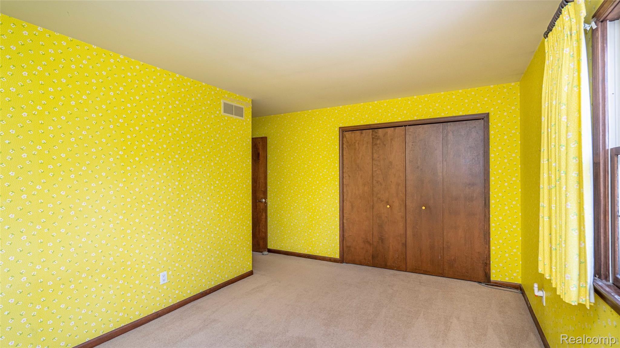5330 Inverrary Lane Commerce Township, MI 48382 - Photo 68 of 76 Double closet.