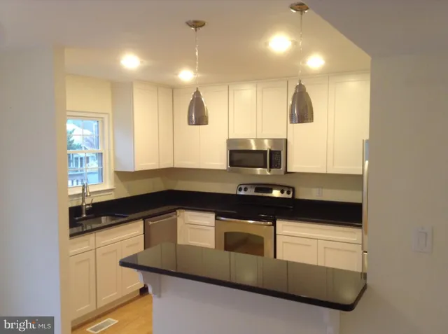 $2,750 | 23 Mooring Point Court, Annapolis, MD 21403