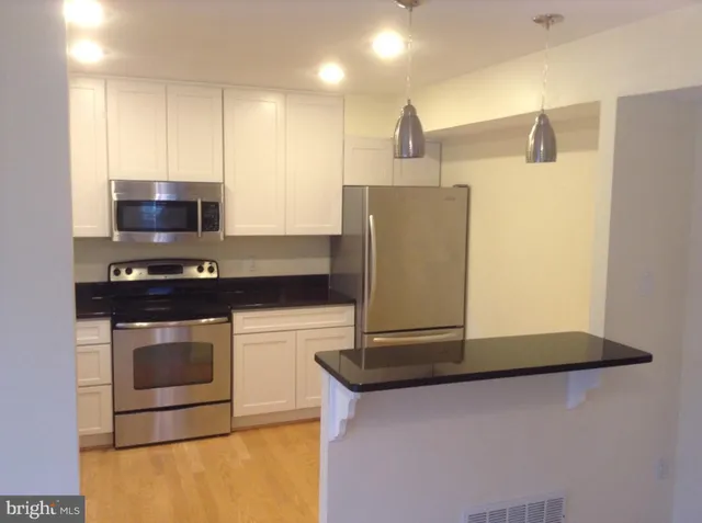 $2,750 | 23 Mooring Point Court, Annapolis, MD 21403