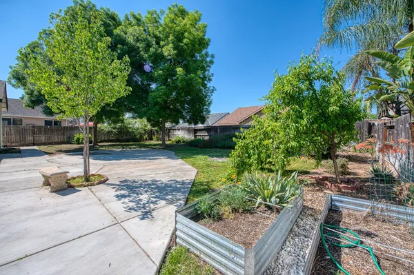 $429,900 | 2187 North Sunny Lane, Reedley, CA 93654