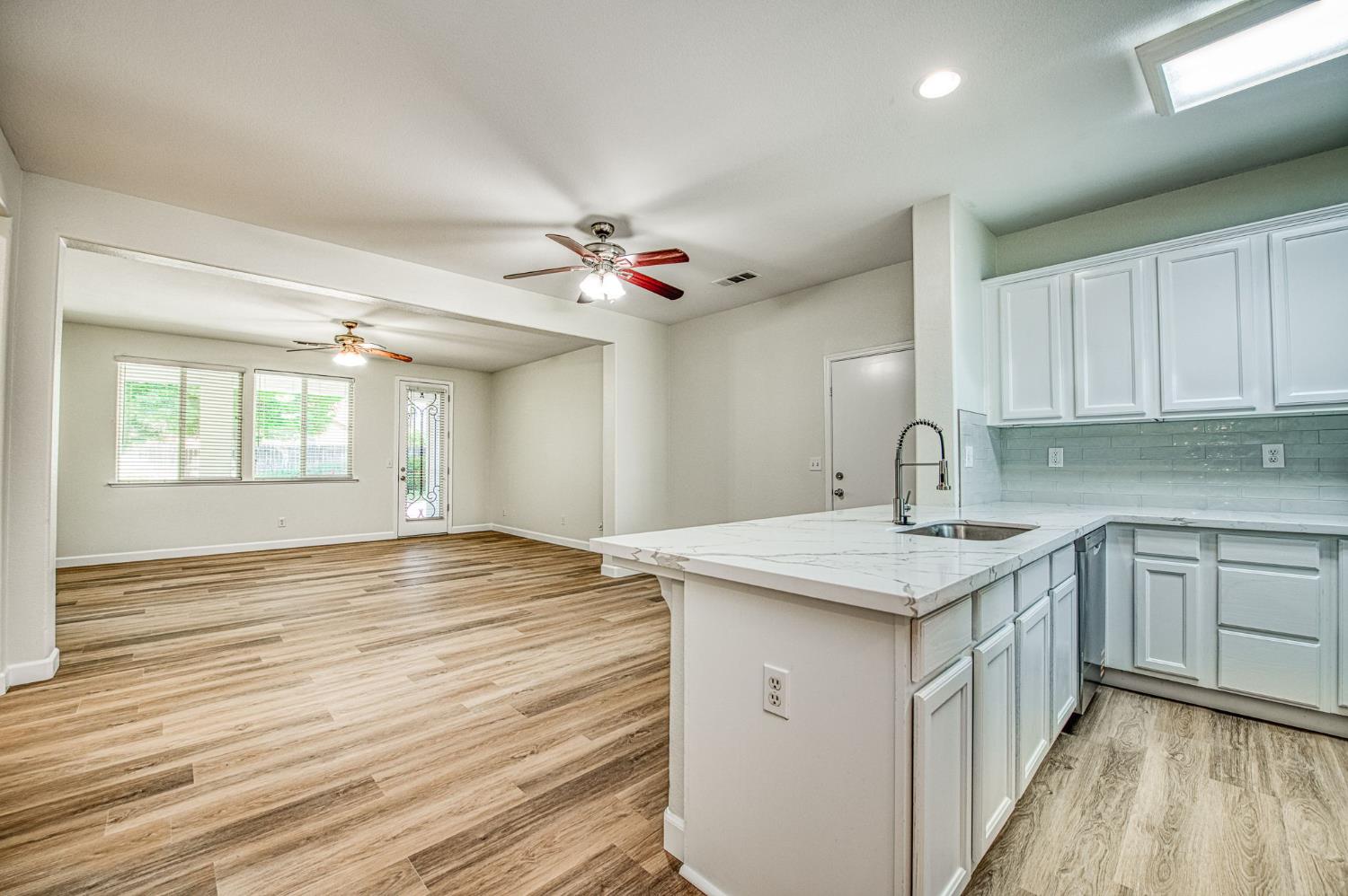 2187 North Sunny Lane Reedley, CA 93654 - Photo 6 of 35