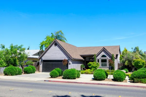$579,000 | 2420 Colorado Avenue, Turlock, CA 95382