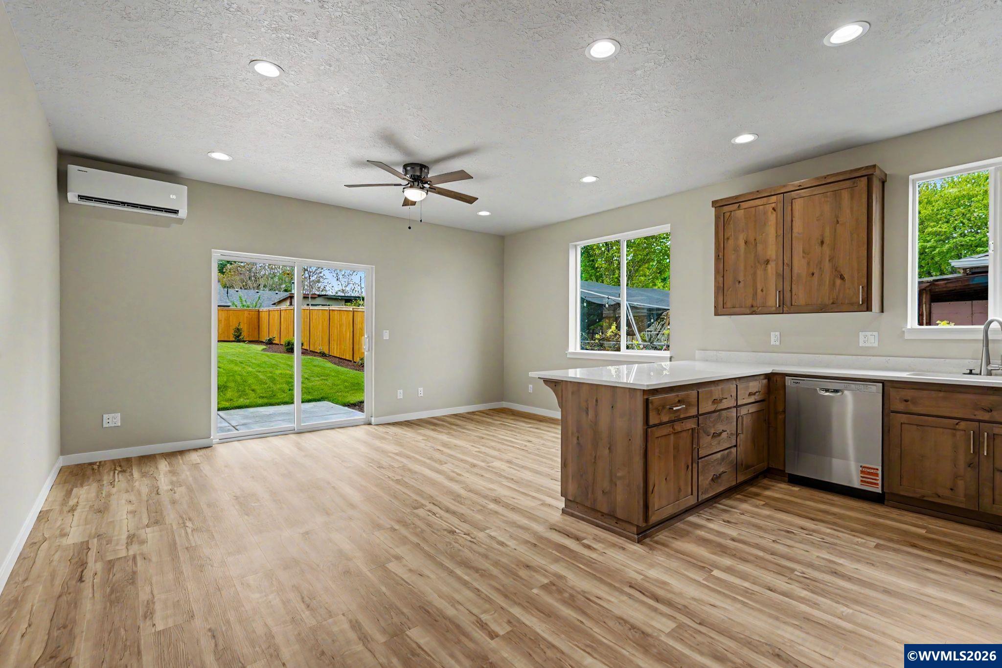 4025 Filbert Avenue Northeast Keizer, OR 97303 - Photo 4 of 27