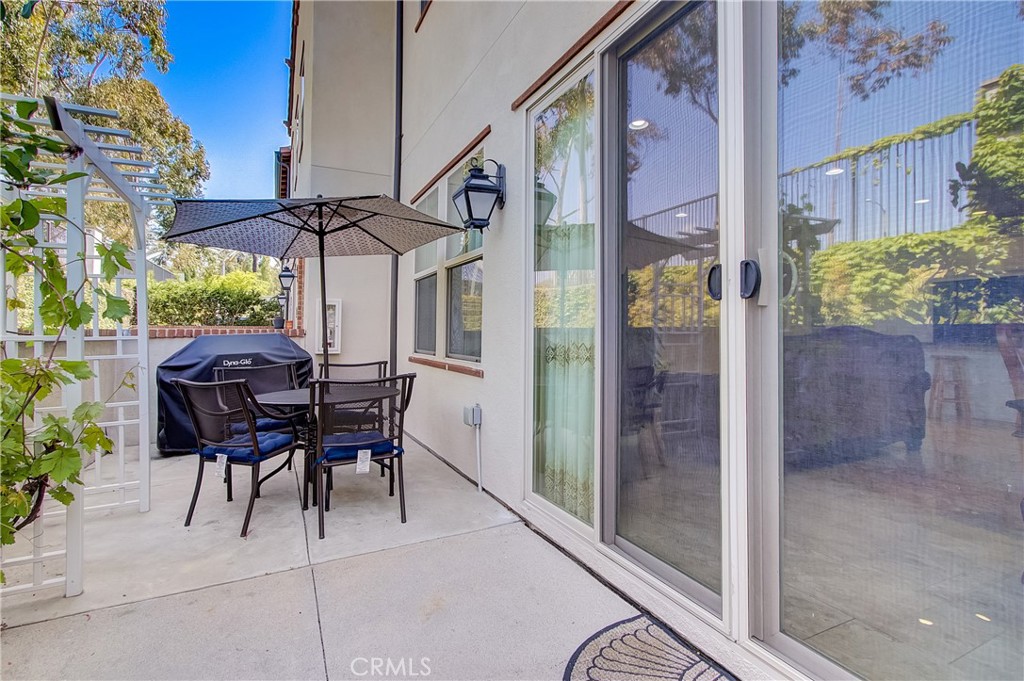 809 El Paseo Lake Forest, CA 92610 - Photo 28 of 45 a view of an outdoor space with seating area