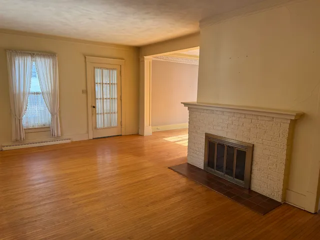 $179,900 | 1629 West Harrison Street, Freeport, IL 61032