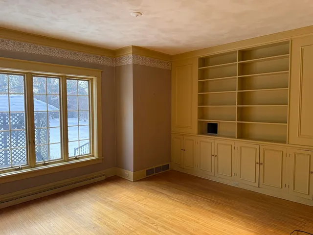 $179,900 | 1629 West Harrison Street, Freeport, IL 61032