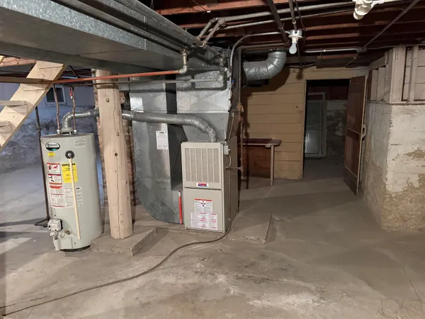 $179,900 | 1629 West Harrison Street, Freeport, IL 61032