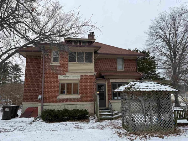 $179,900 | 1629 West Harrison Street, Freeport, IL 61032