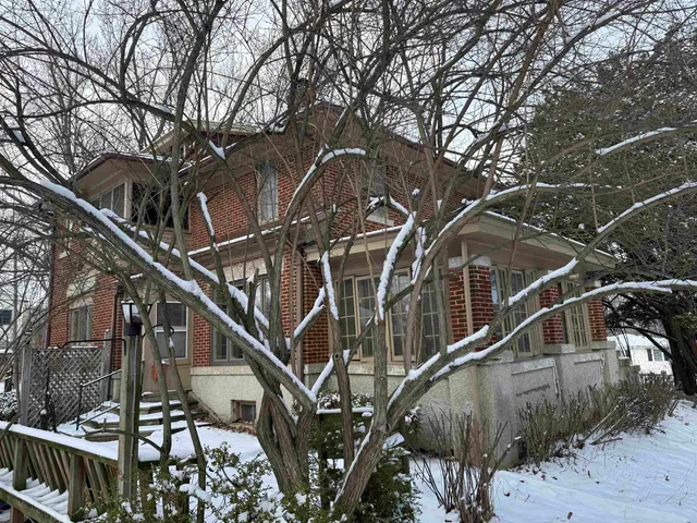 $179,900 | 1629 West Harrison Street, Freeport, IL 61032