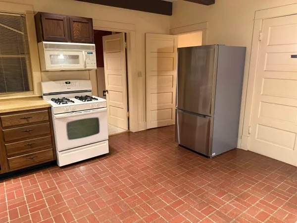 $179,900 | 1629 West Harrison Street, Freeport, IL 61032