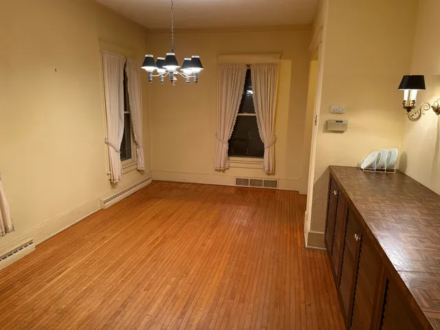 $179,900 | 1629 West Harrison Street, Freeport, IL 61032