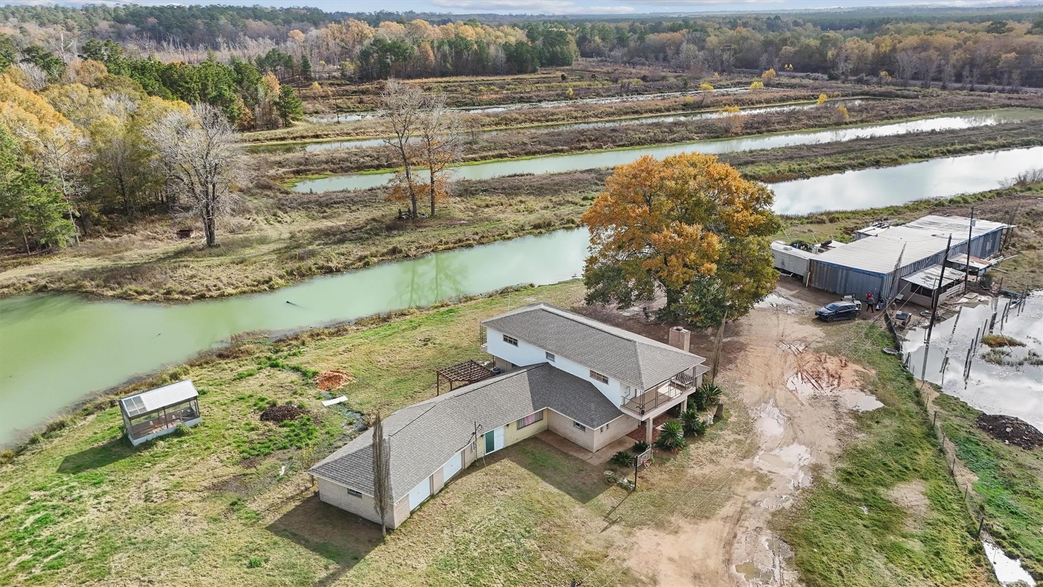 850 County Road 2145 Cleveland, TX 77327 - Photo 4 of 43