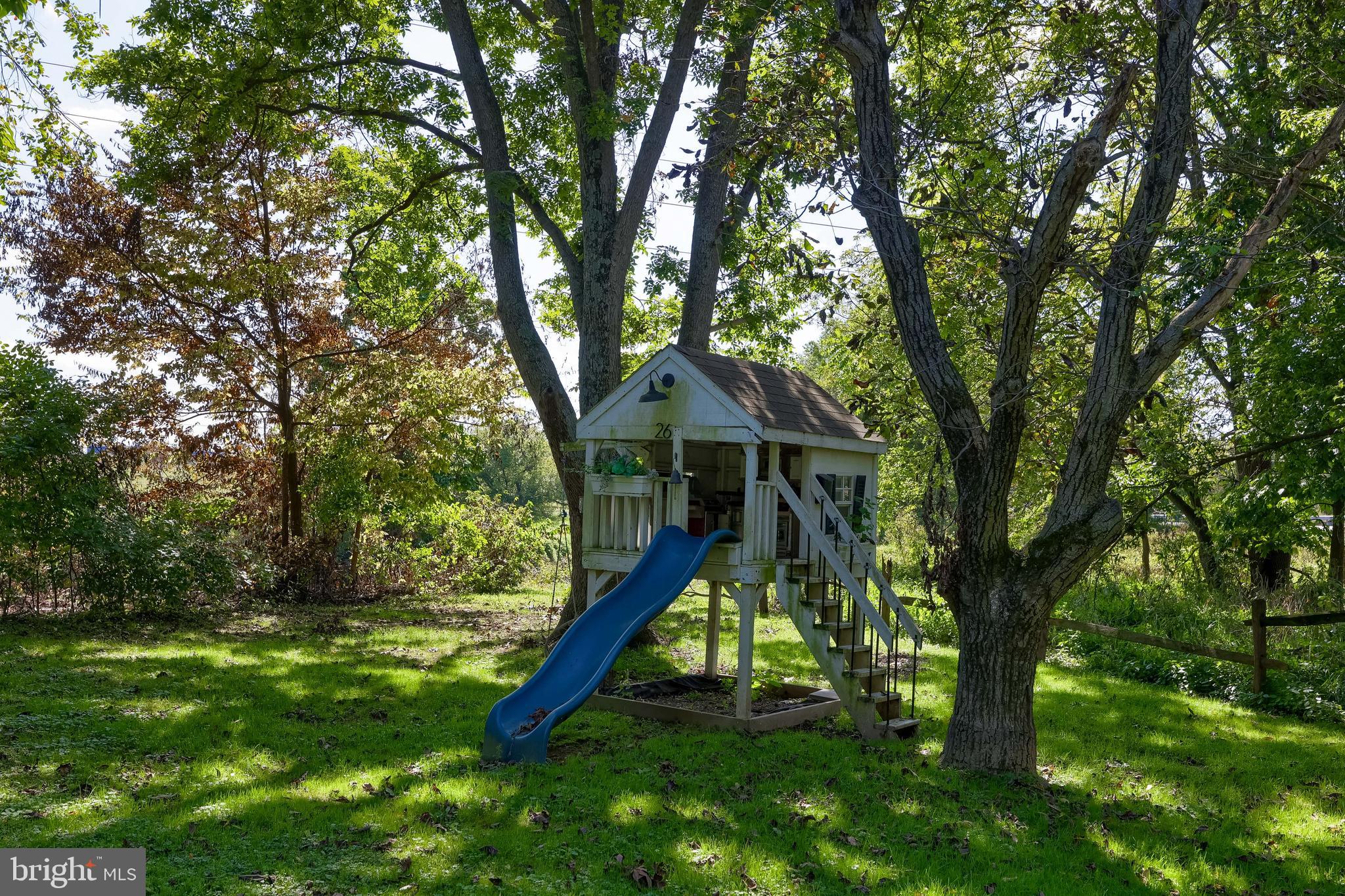 283 Skyview Lane Lititz, PA 17543 - Photo 20 of 23 a house that has a tree in it