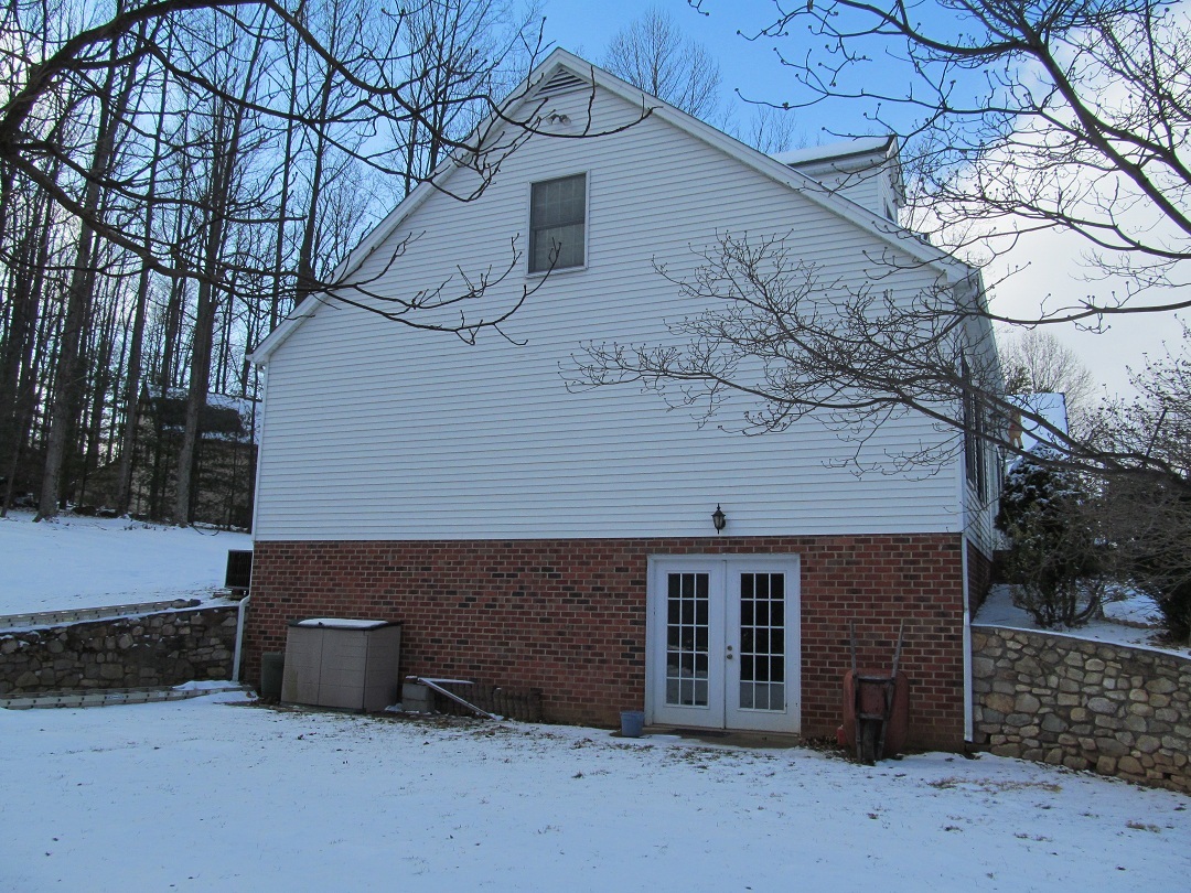 185 Jonathan Road Roanoke, VA 24019 - Photo 3 of 25 Side 1