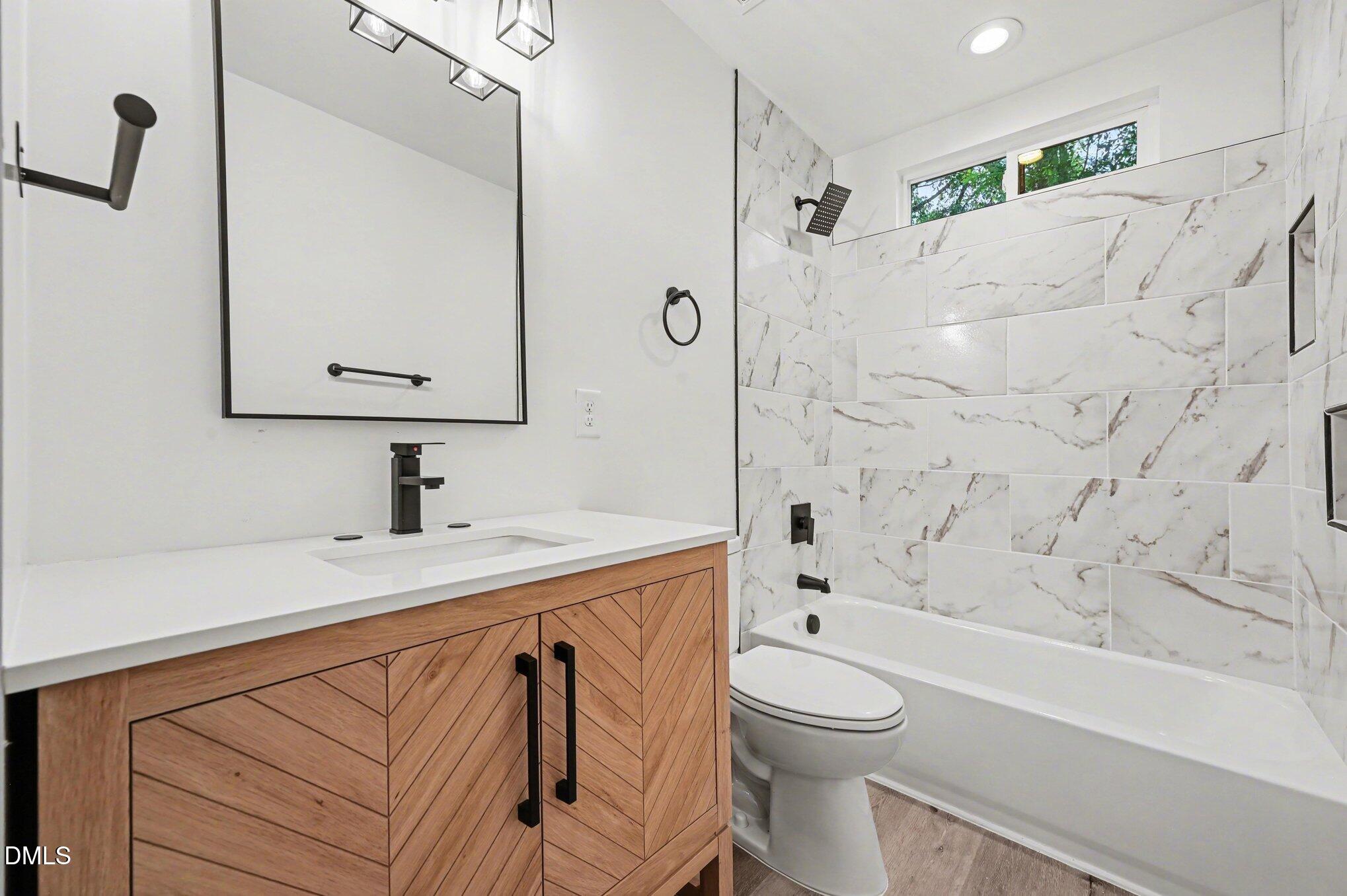 2513 Rochelle Street Durham, NC 27703 - Photo 10 of 15 011_file_6955