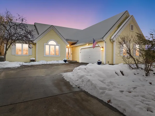 $499,900 | W2195 Wilmers Grove Drive, East Troy, WI 53120