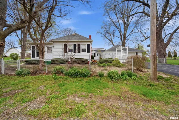 $360,000 | 105 West C Street, Delavan, IL 61734