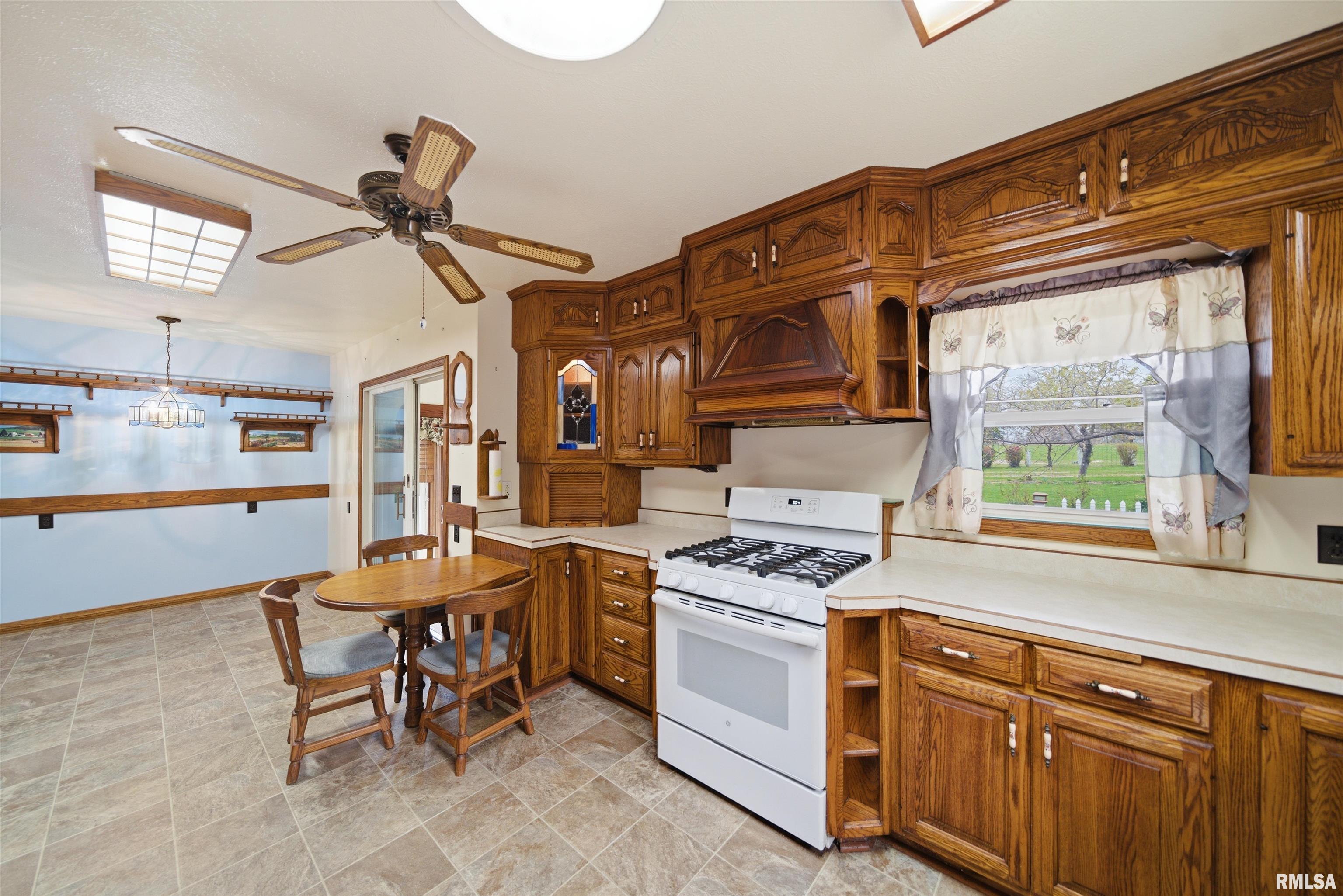 105 West C Street Delavan, IL 61734 - Photo 14 of 73