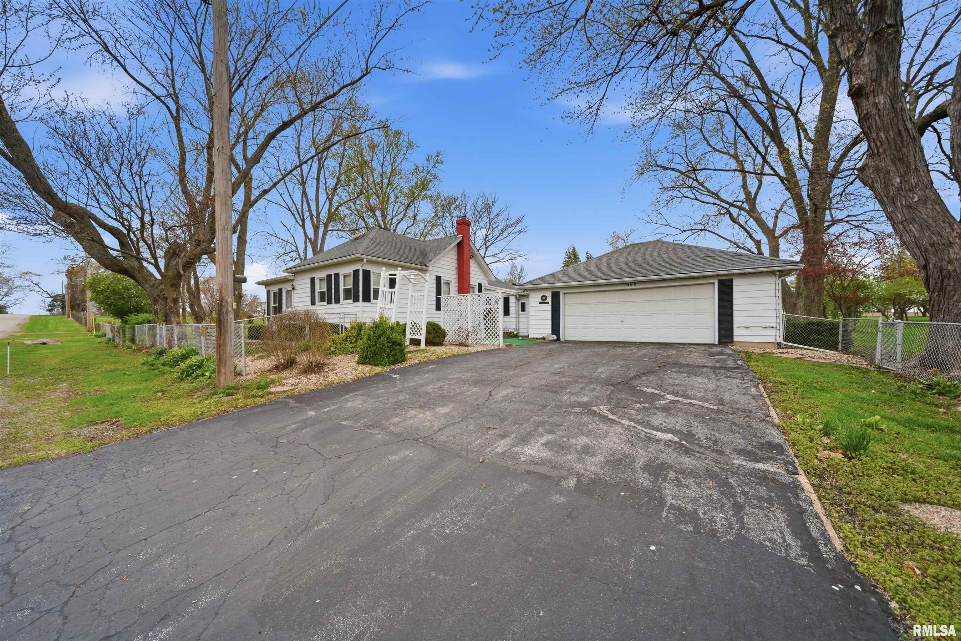105 West C Street Delavan, IL 61734 - Photo 3 of 73