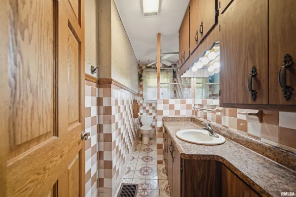 $360,000 | 105 West C Street, Delavan, IL 61734