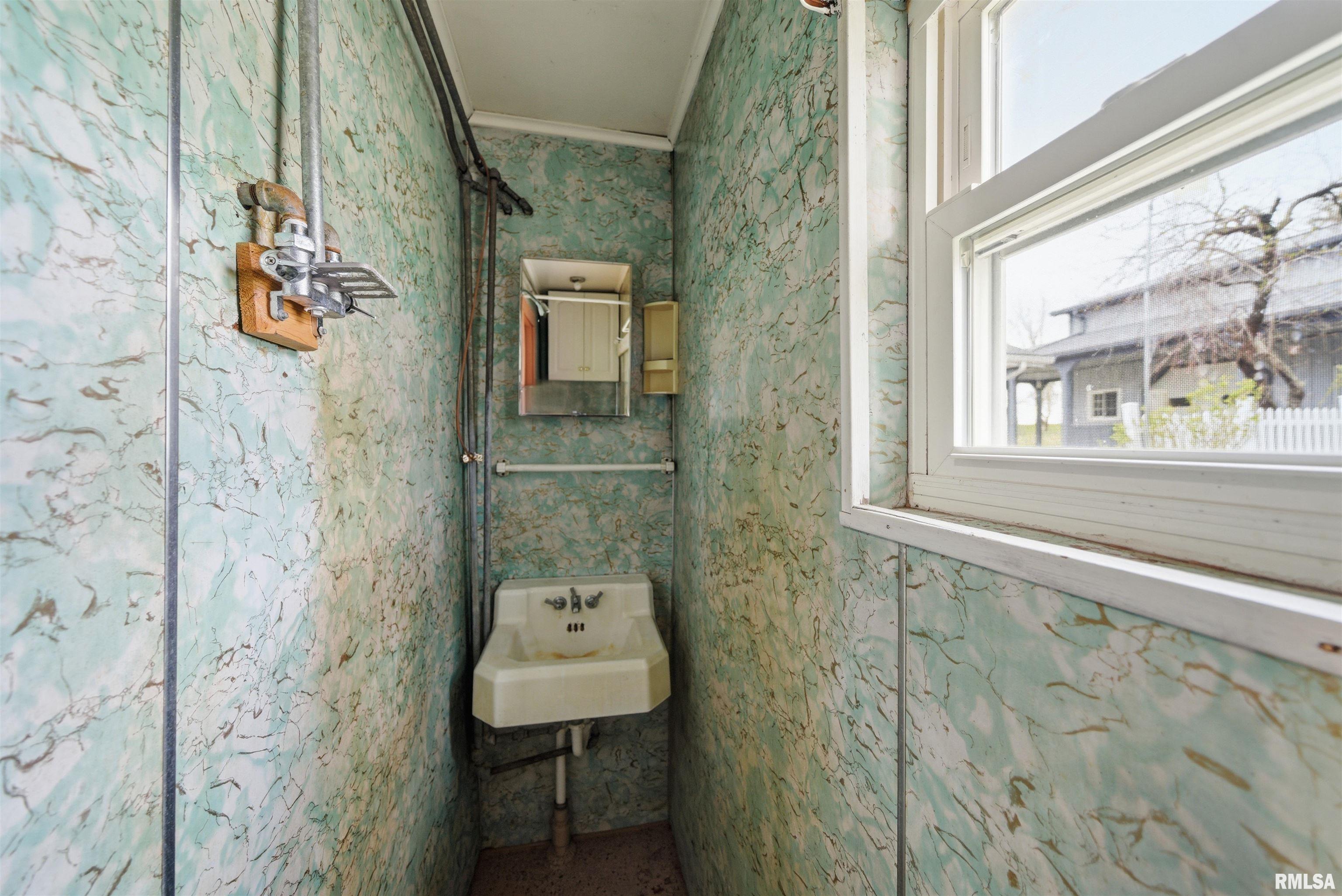 105 West C Street Delavan, IL 61734 - Photo 47 of 73