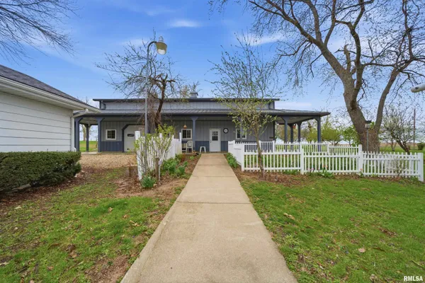 $360,000 | 105 West C Street, Delavan, IL 61734