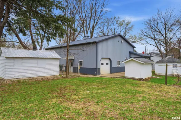 $360,000 | 105 West C Street, Delavan, IL 61734