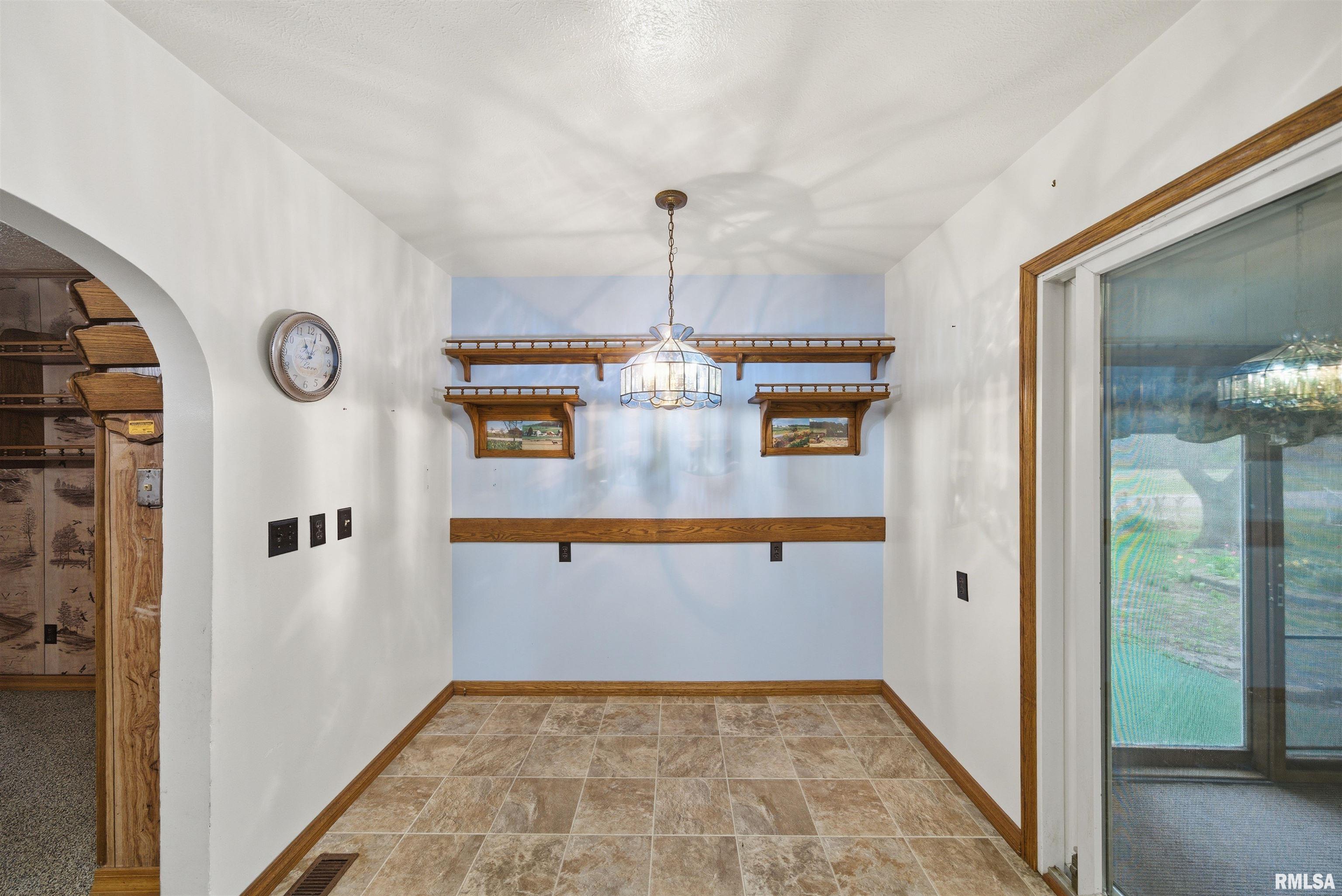 105 West C Street Delavan, IL 61734 - Photo 10 of 73