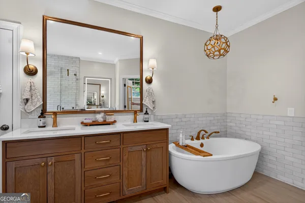 $1,175,000 | 207 Lakeshore Drive, LaGrange, GA 30240