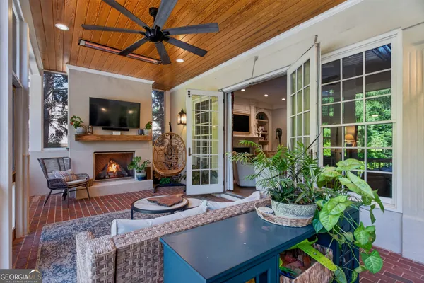 $1,175,000 | 207 Lakeshore Drive, LaGrange, GA 30240