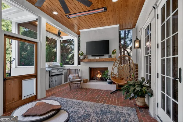 $1,175,000 | 207 Lakeshore Drive, LaGrange, GA 30240