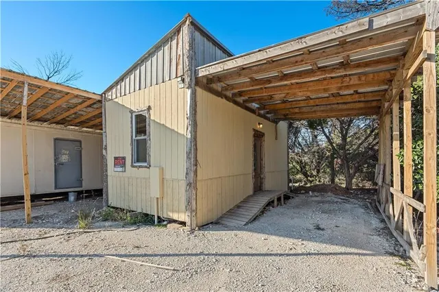 $1,600 | 690 Hwy 22 Highway, Clifton, TX 76634