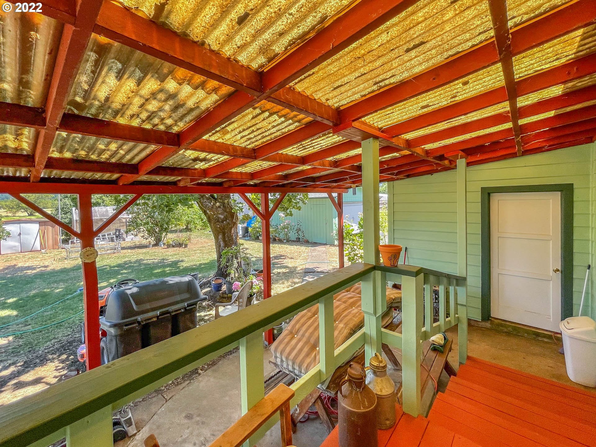 1038 South Comstock Road Sutherlin, OR 97479 - Photo 18 of 32 Gallery Image 18