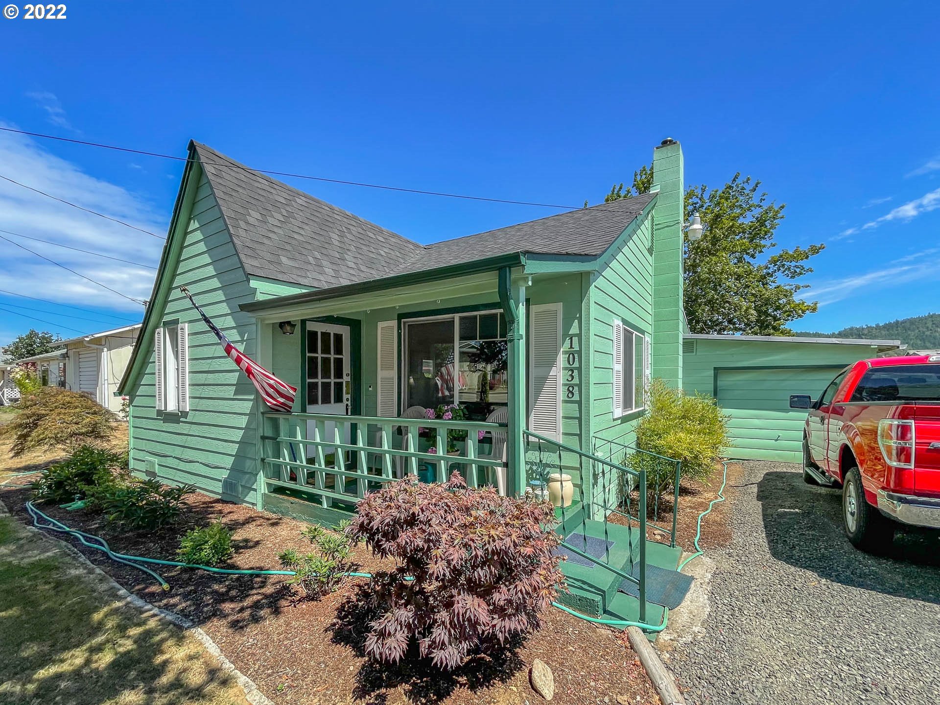 1038 South Comstock Road Sutherlin, OR 97479 - Photo 2 of 32 Gallery Image 2