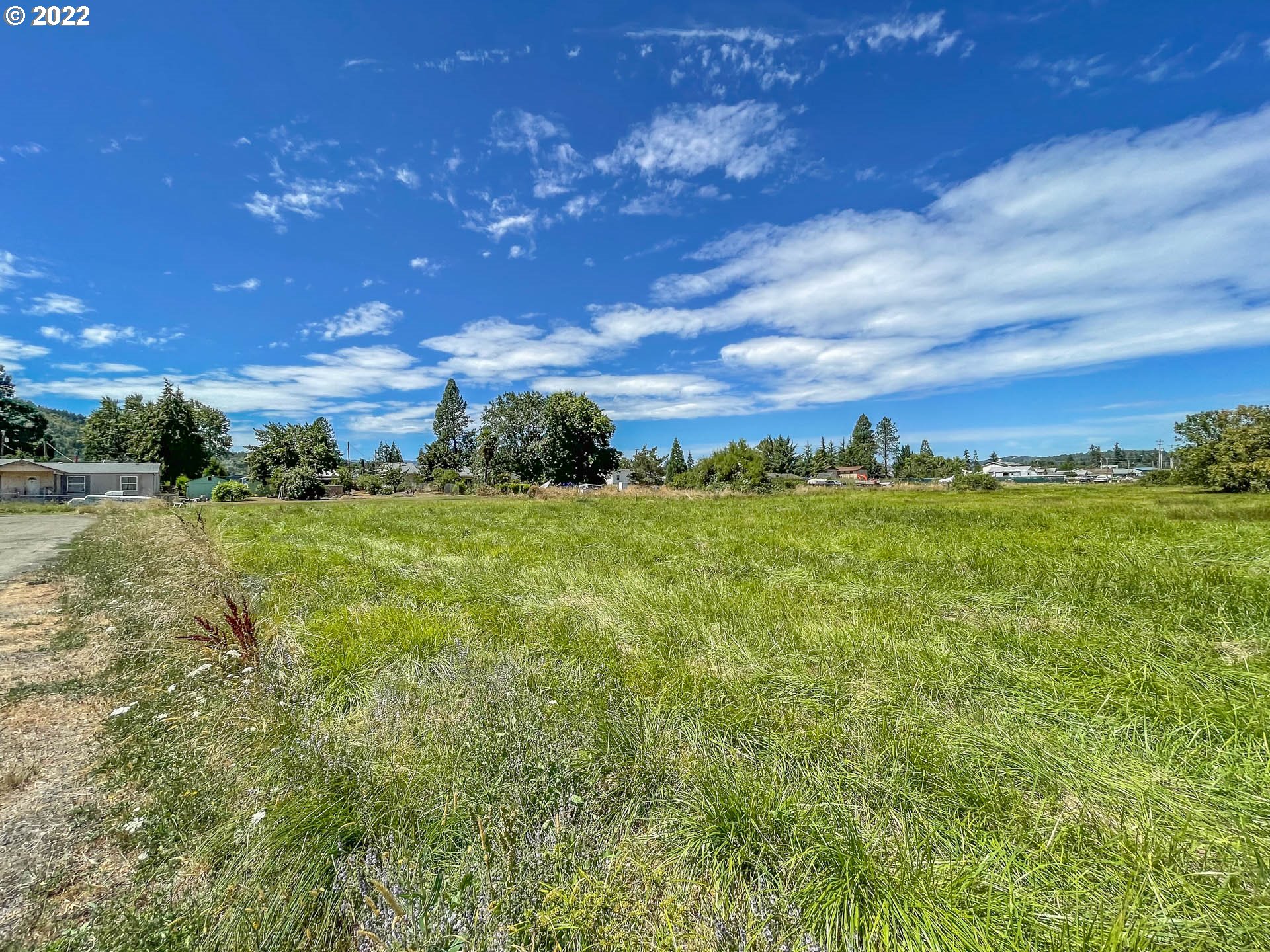 1038 South Comstock Road Sutherlin, OR 97479 - Photo 29 of 32 Gallery Image 29