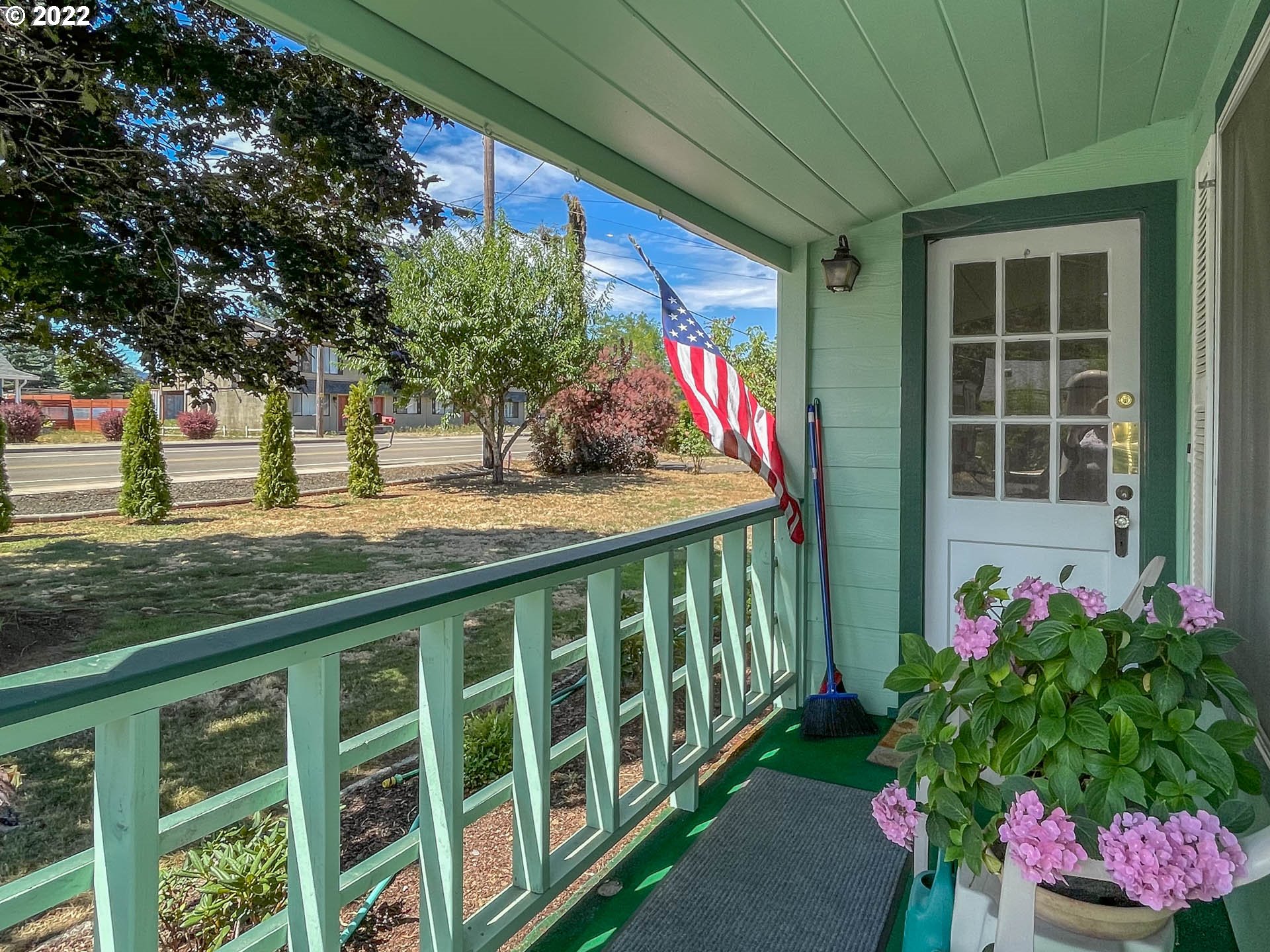 1038 South Comstock Road Sutherlin, OR 97479 - Photo 3 of 32 Gallery Image 3