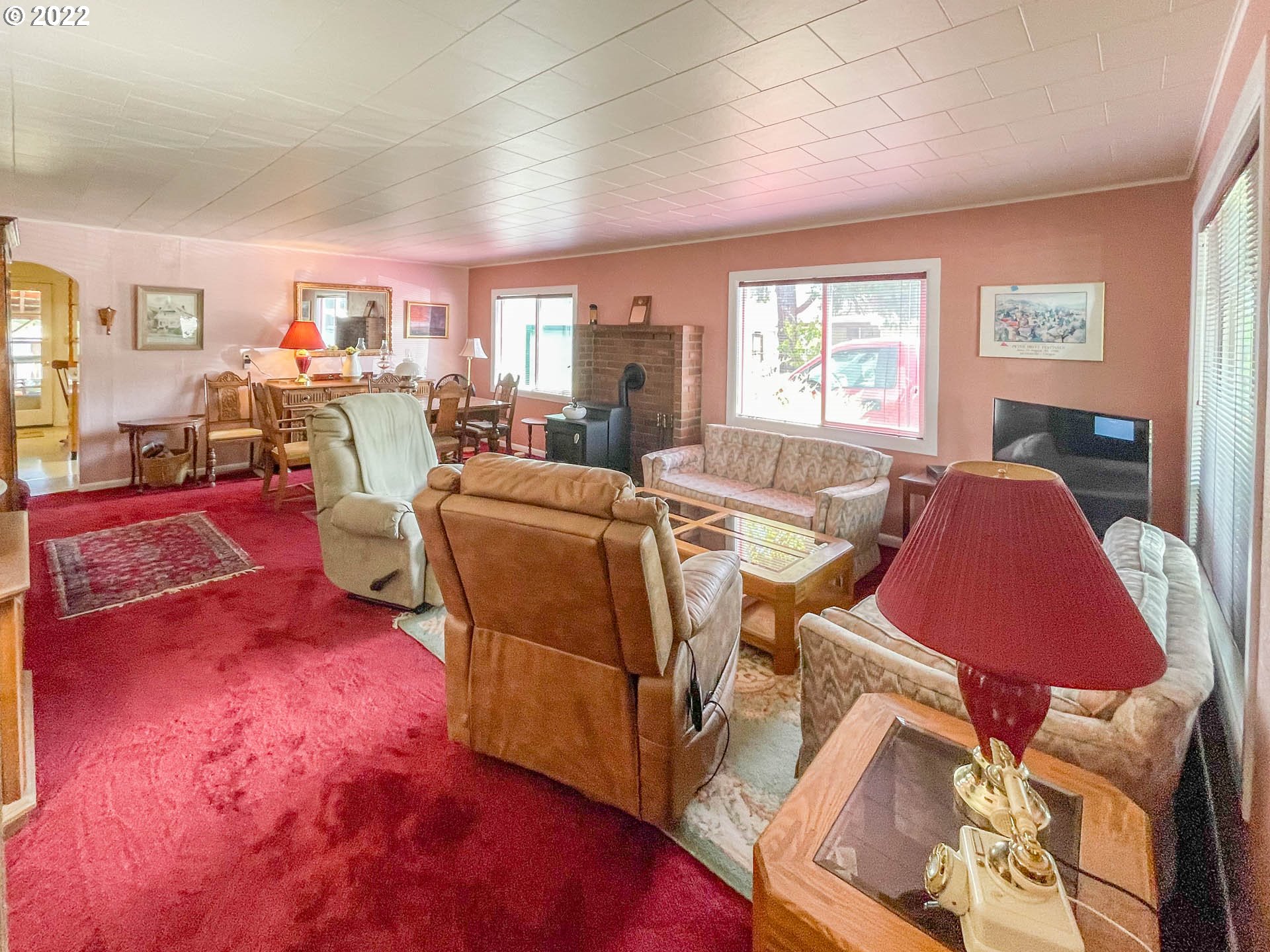 1038 South Comstock Road Sutherlin, OR 97479 - Photo 4 of 32 Gallery Image 4