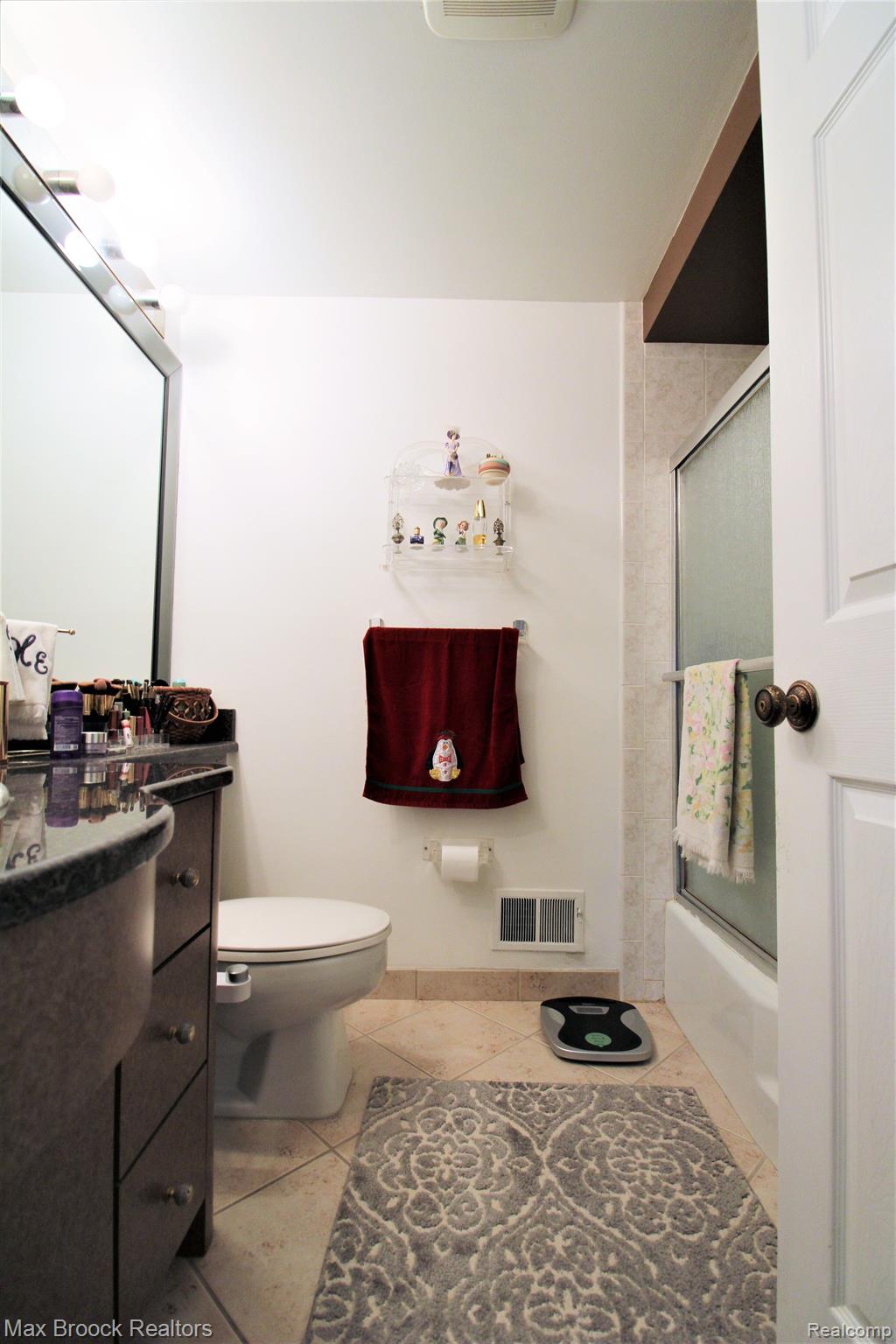 33440 Old Timber Road Farmington, MI 48331 - Photo 20 of 27 Gallery Image 20