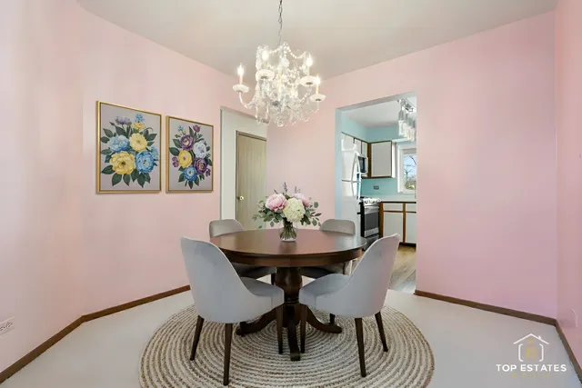 $324,900 | 751 West Happfield Drive, Arlington Heights, IL 60004