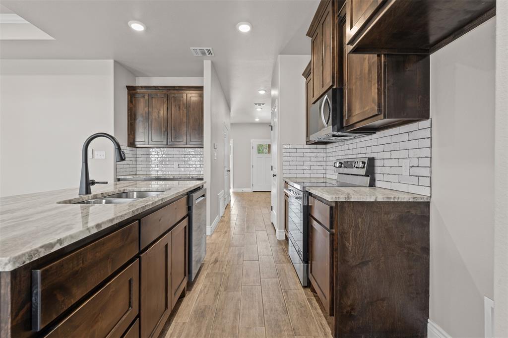 3402 Hilltop Road Granbury, TX 76048 - Photo 17 of 40